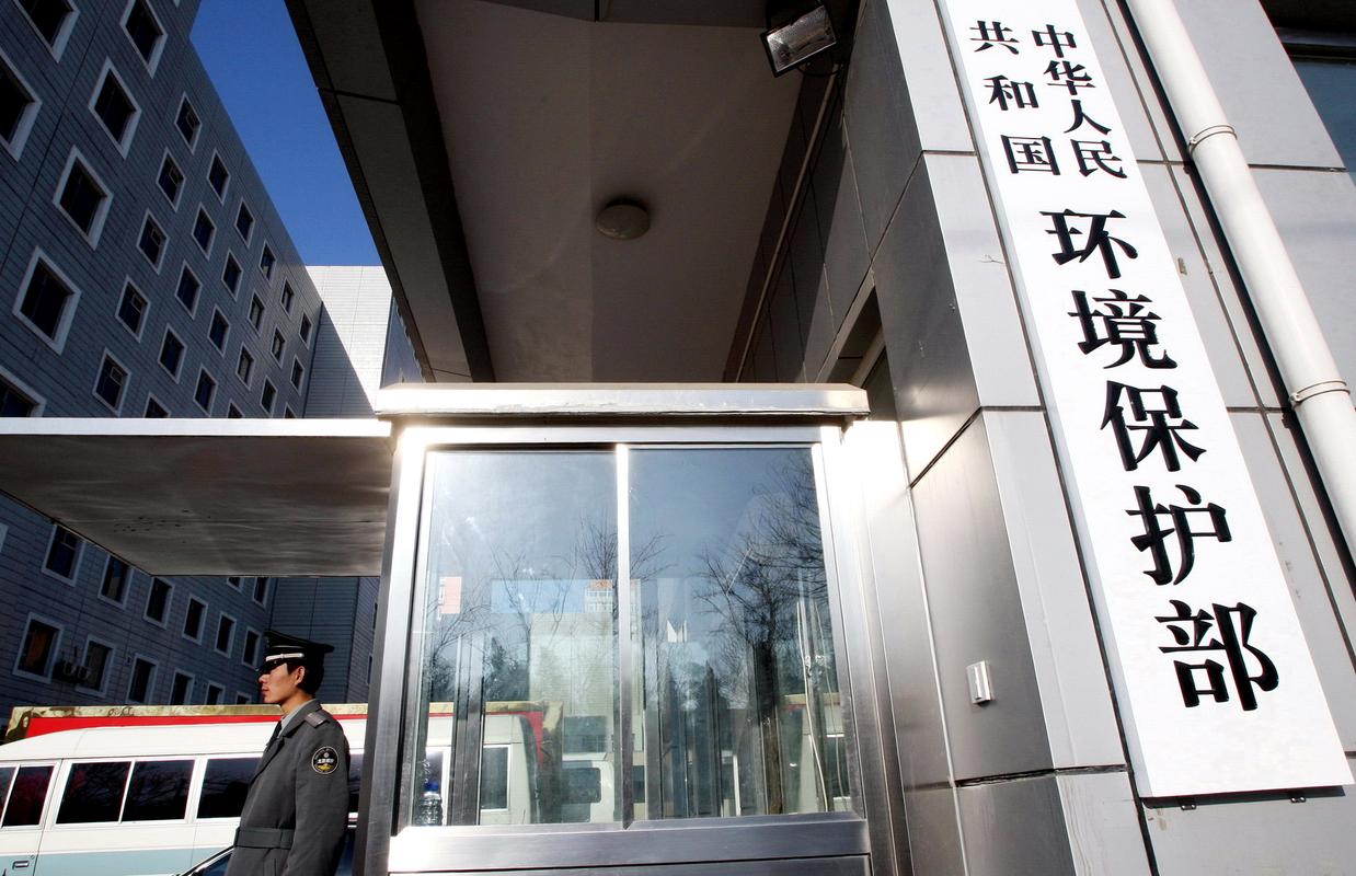 环境保护部正在推进地表水监测体系改革,实施国家地表水环境质量监测